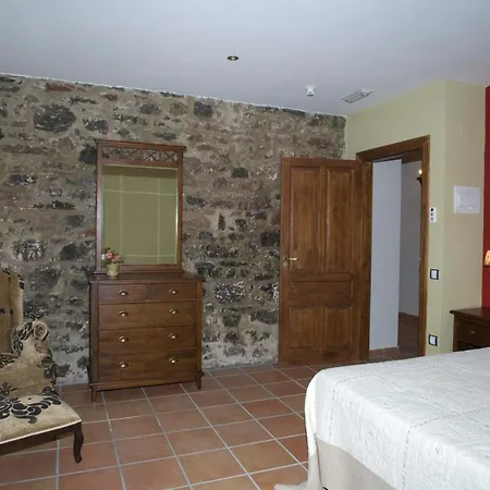 Rural Los Arguellos 2* Lugueros